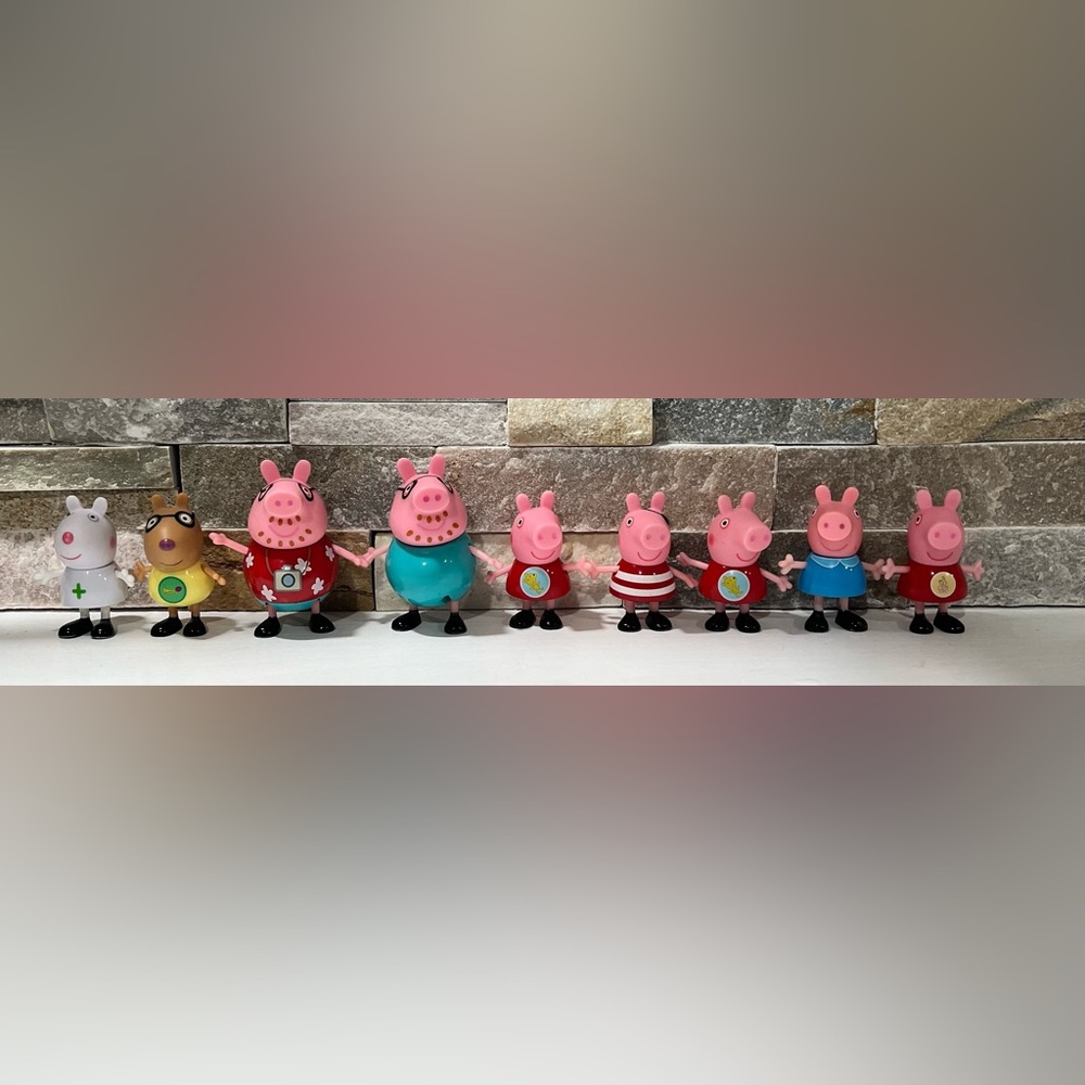 Lot of 9 Peppa Pig Figures